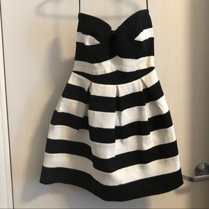 BCBG MAXAZRIA Black & White Strapless Dress Sz L